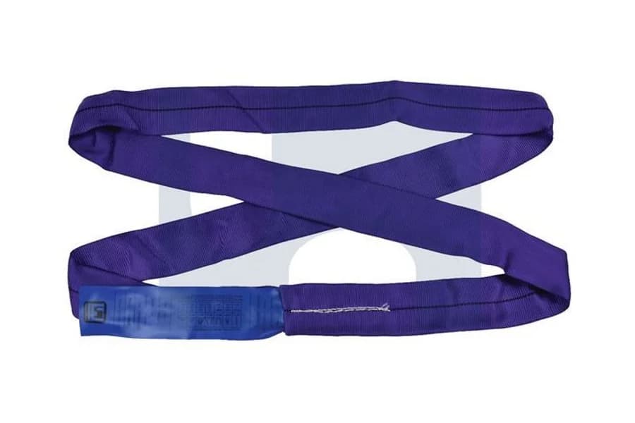 Violet 1,000kg polyester round sling with its WLL tag